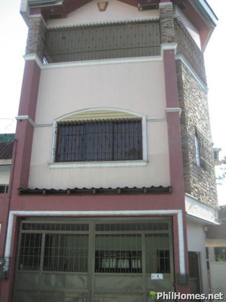 3-Storey house in San Juan City