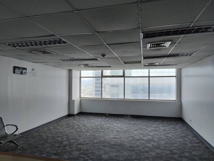 160 sqm Office Space For Lease - IBM Plaza 