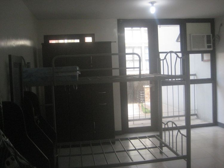 Condo Unit for Sale in Sangandaan, Quezon City by Migrating Owner