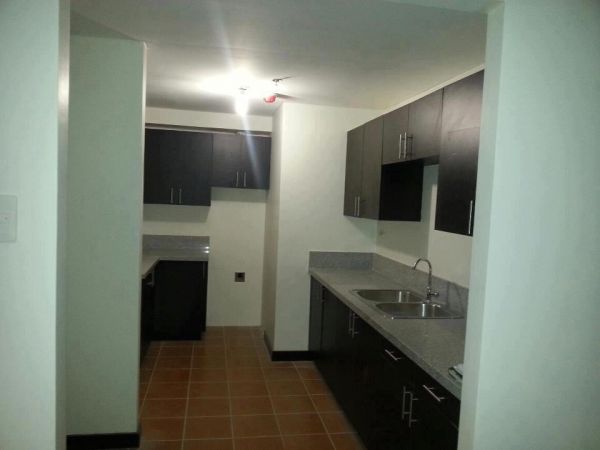 Luxury 1-2BR Condo in Mandaluyong RFO and Pre-selling beside MRT Boni Station