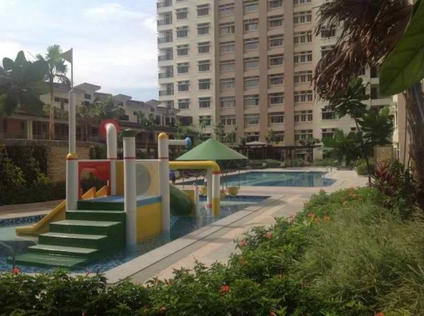 Townhouse Type Condo in Quezon City Manhattan Garden Villas 5% Downpayment Lipat Agad!