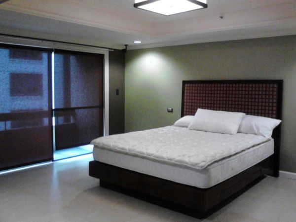for rent : 2 bedroom condo in makati