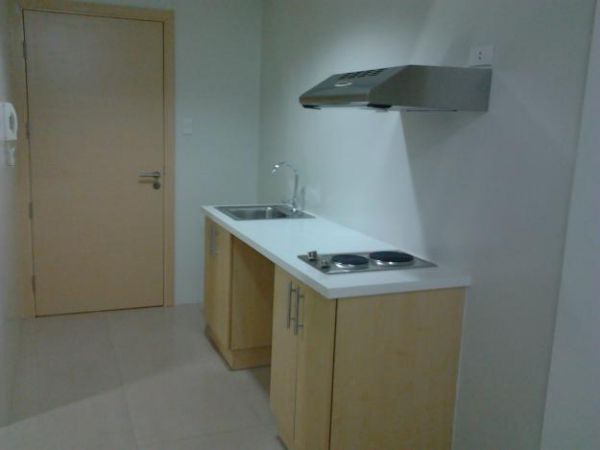 READY FOR OCCUPANCY CONDO 5 MINS DRIVE TO SM MALL OF ASIA