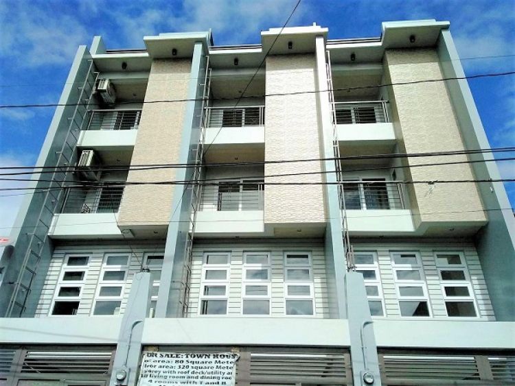 FOR SALE QC Townhouse 4-storey with Deck near Banawe Mayon 