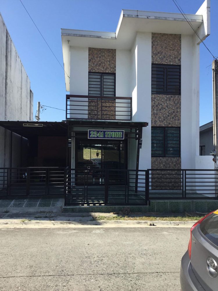 For sale semi commercial house and lot