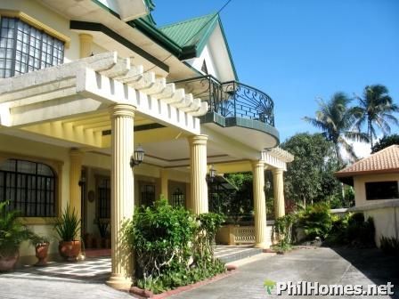 FS:500sqm House and Lot! Tagaytay City! Near NBI,Mahogany Market,Robinsons,etc!