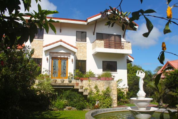 LUXURY VILLA - 15 minutes Tagaytay