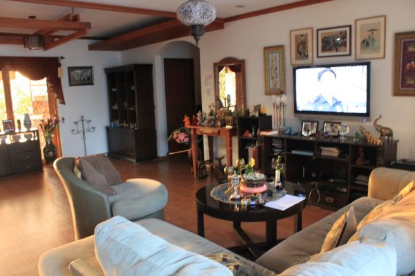 LUXURY VILLA - 15 minutes Tagaytay